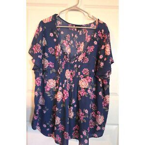 Torrid light weight top plus size 3 navy pink floral/flower pattern short sleeve